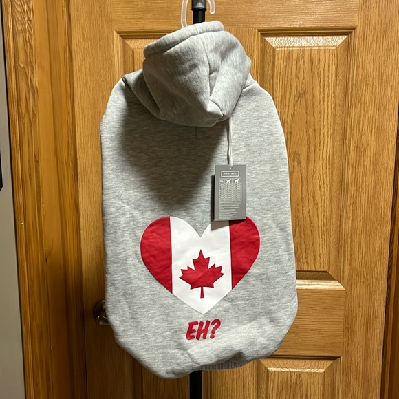 Canadian Dog Sweater - Picture 1 of 4